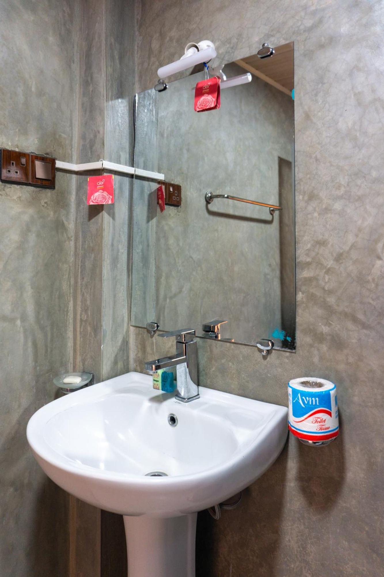 Refresh Inn Ella Extérieur photo